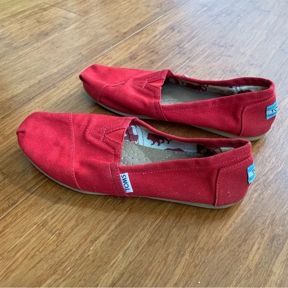 FREE TOMS Women's Classic Canvas Red Slip-on Shoe Size 7.5 - Picture 6 of 13